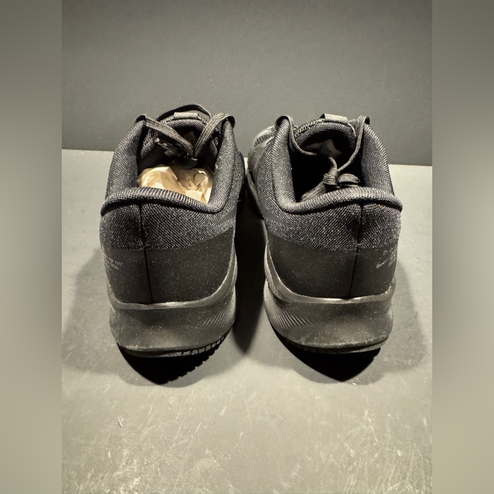 NEW Nike Quest 4 Triple Black Dark Smoke Grey Sneakers Shoes Men's 9.5 - Picture 4 of 7